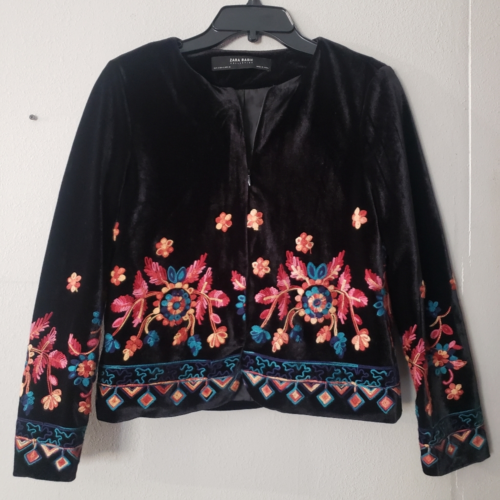 Zara Flower Embroidery Velvet Blazer